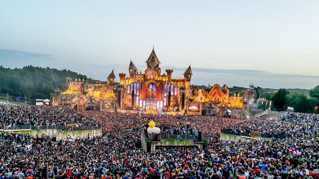 Satisfy The Needs For Your Music-Loving Soul And Dance Away At Tomorrowland!